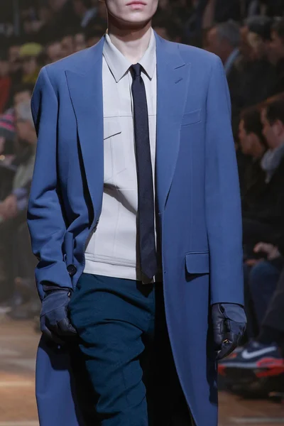 Look 74
